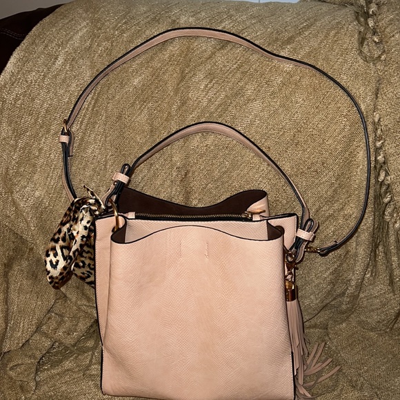 Used a handful of times from 3 bird Nest,new condition. ❤️ - Picture 5 of 6